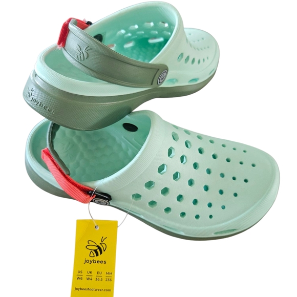 Joybees Size 6 Women's New Mint Green Clogs - Picture 1 of 6